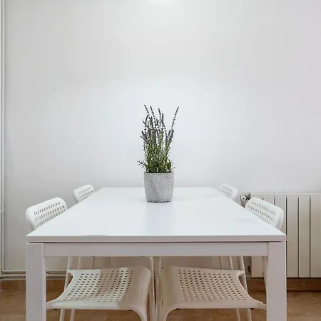 Center Apartment *